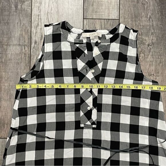 LOFT Ann Taylor Sleeveless Plaid Tunic V-Neck Top Black White 1/2 Button Pockets - Picture 7 of 11